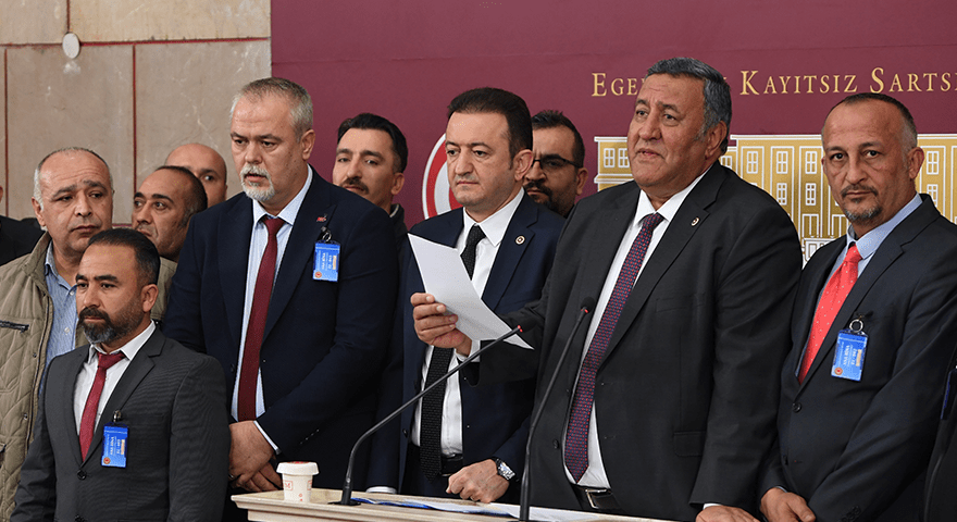 Staj ve Çırak Mağdurları Meclis’te sesini duyurdu: “Emeklilikte adalet istiyoruz!”