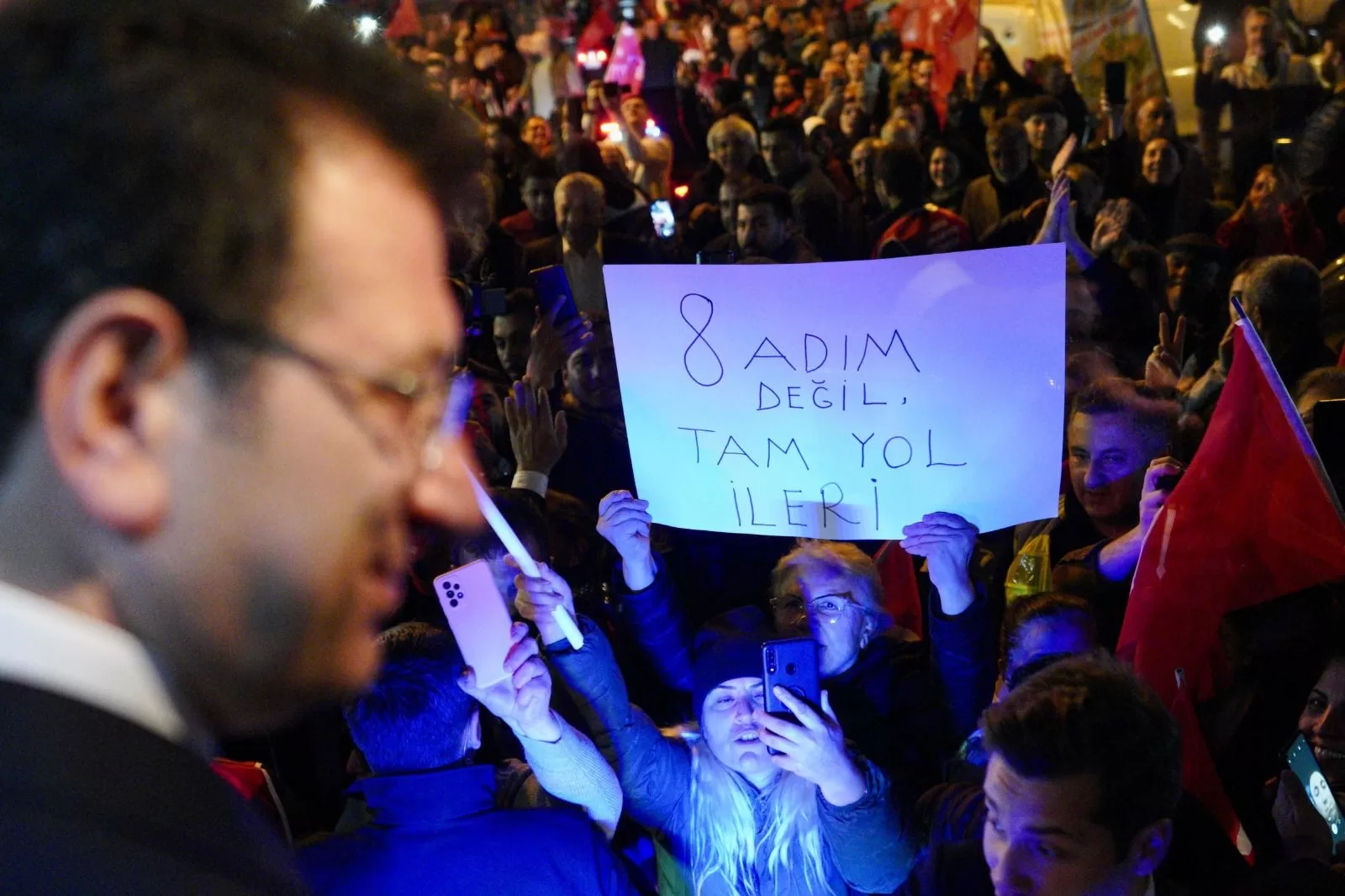 İmamoğlu Ümraniye’de yoğun ilgi gördü: “17+1’i Ankara’ya yolluyoruz”