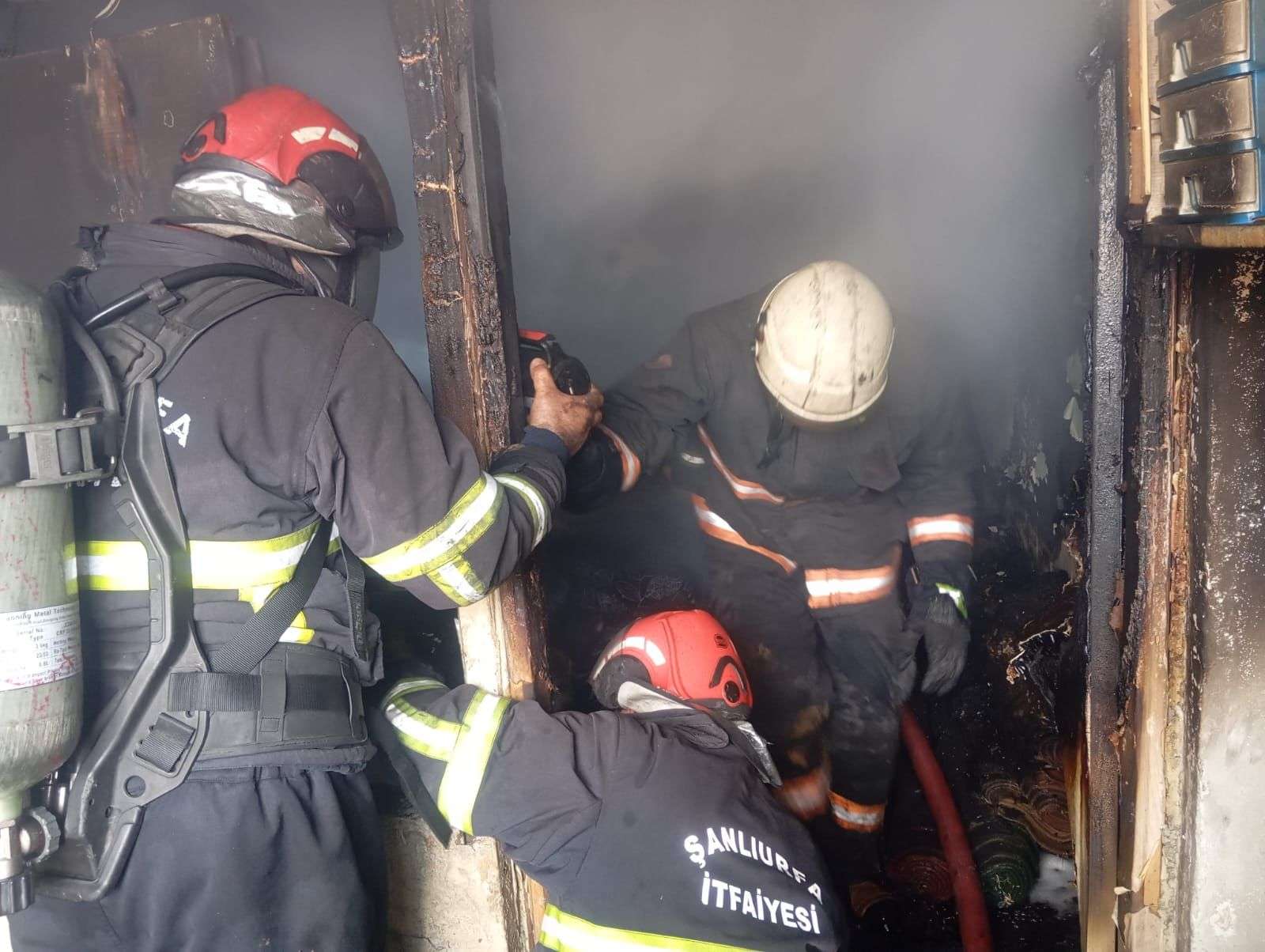 Şanlıurfa’da mesken yangını: 1 kişi dumandan etkilendi