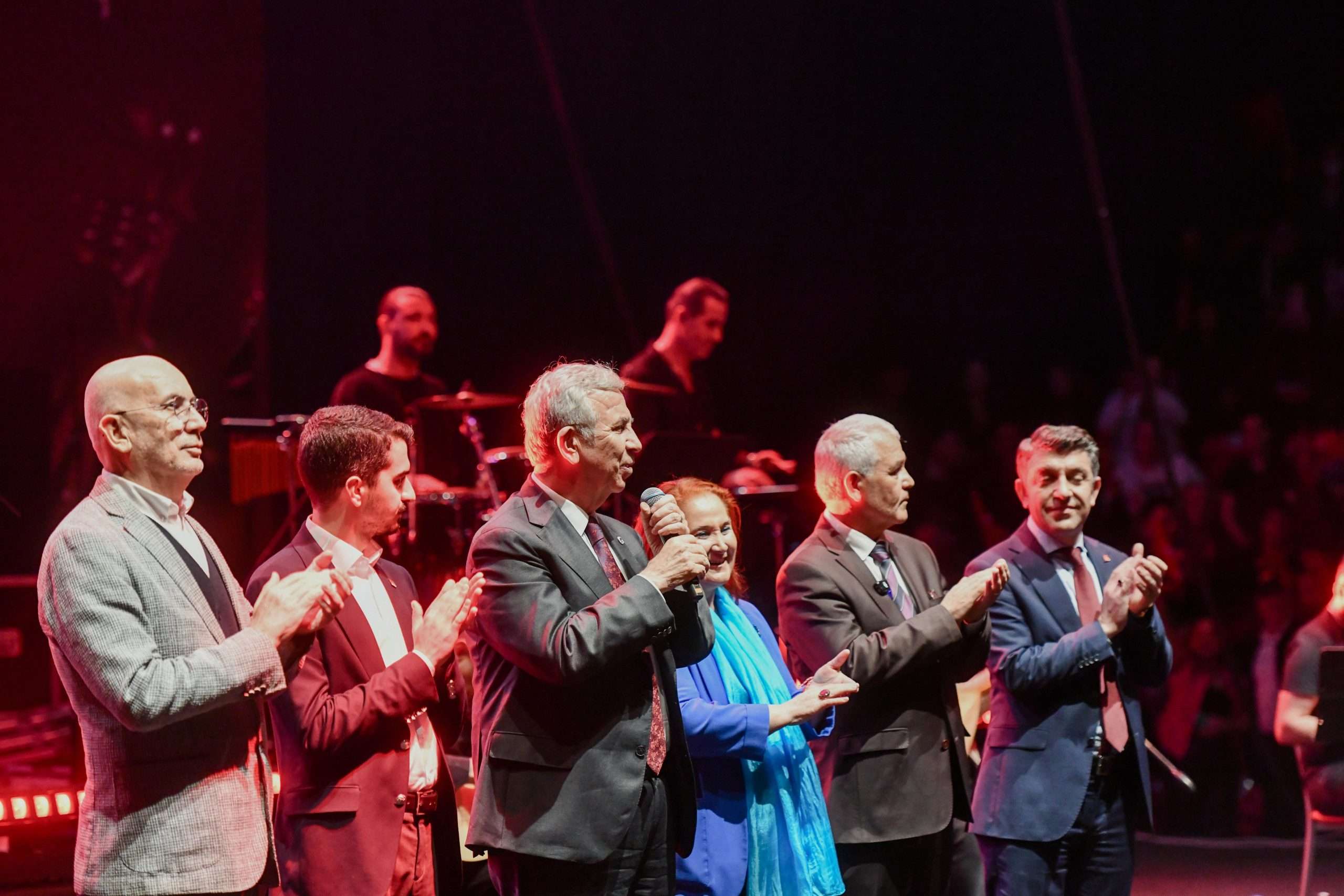 Ankara Bahara “Merhaba” dedi, Mansur Yavaş Birlik ve beraberlik mesajı verdi