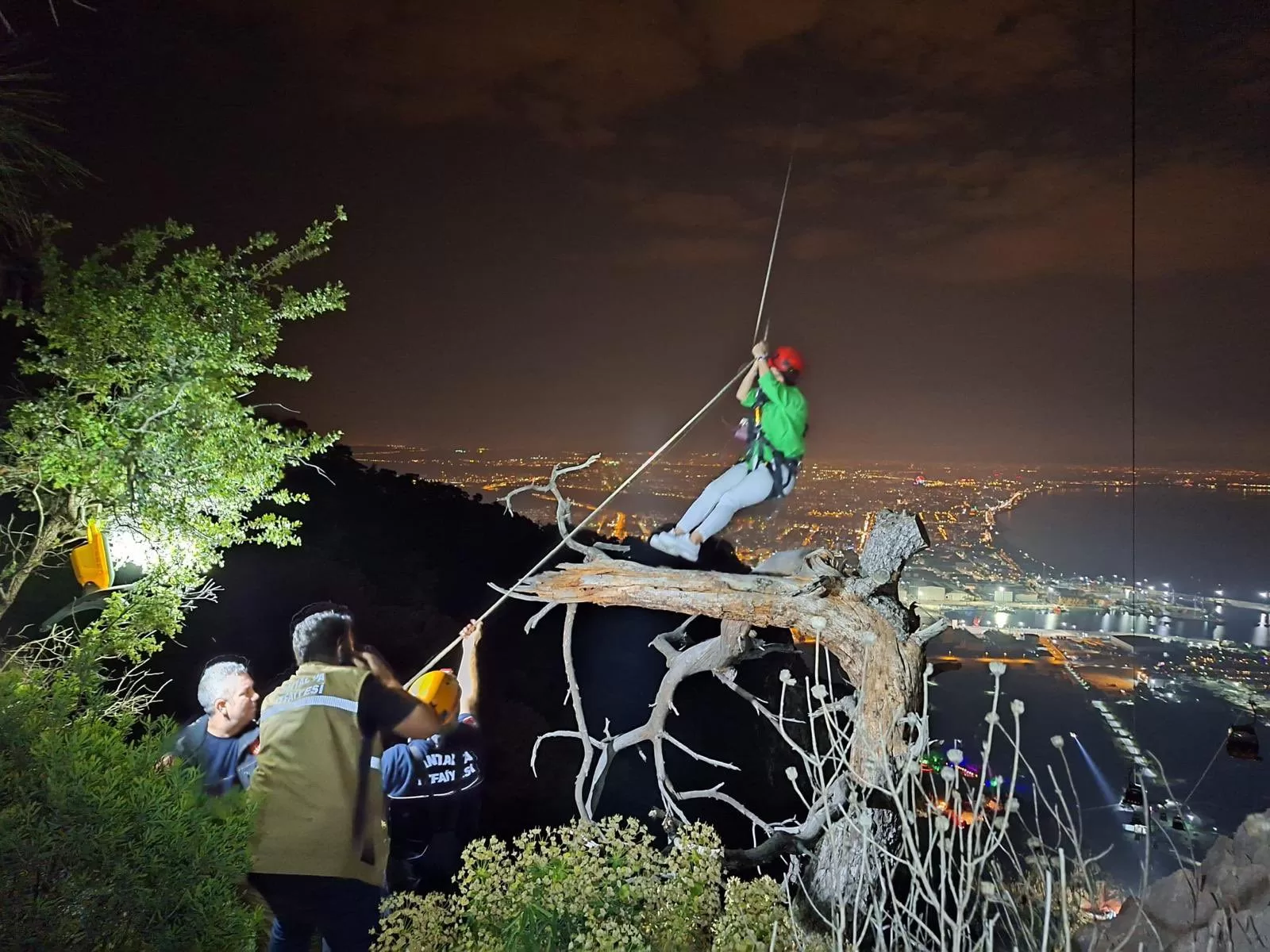 Antalya’da Teleferik kazasında 59 kişi tahliye edildi, 14 kabinde tahliye çalışmaları devam ediyor