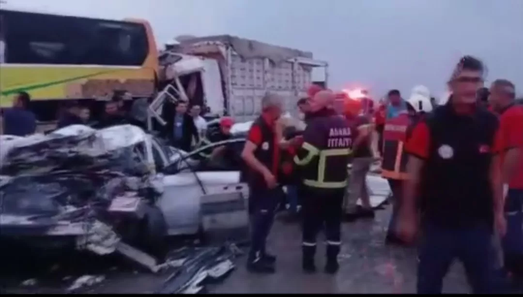Mersin-Adana otoyolunda feci kaza: 10 ölü, 30 yaralı!