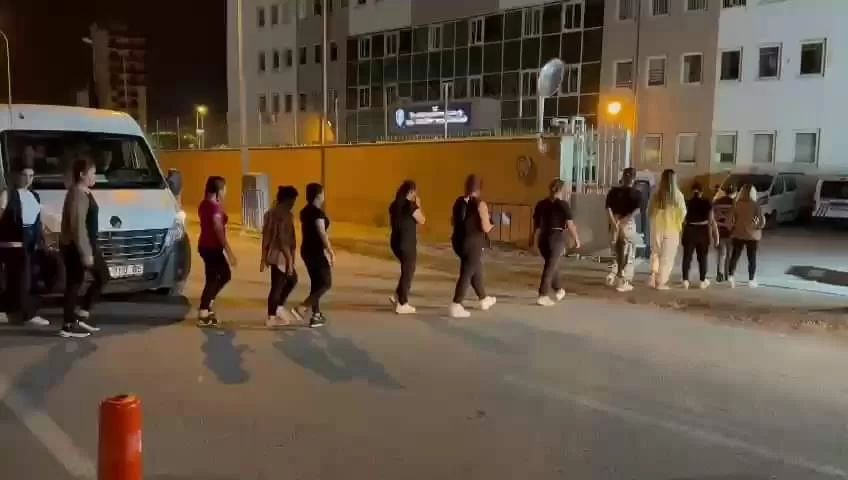 Hatay’da kaçak çalışan 21 kadın yakalandı