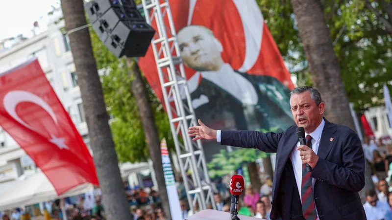 Özgür Özel: “Türkiye Cumhuriyeti, Devleti, Milleti ve Ülkesi ile bölünmez bir bütündür”