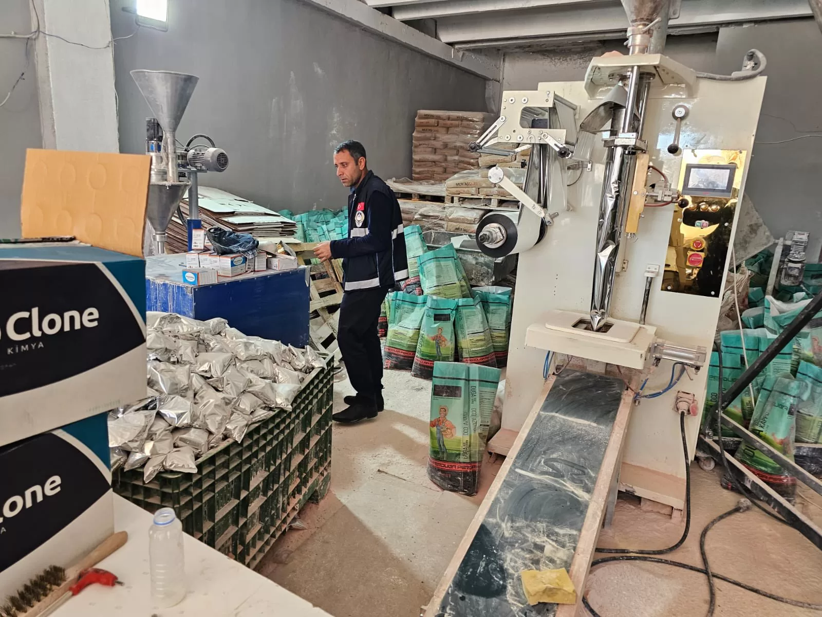 Şanlıurfa’da 20 ton sahte zeytinyağı ve diğer ürünler ele geçirildi