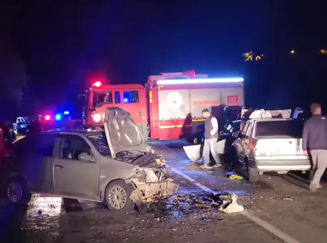 Rize’de Zincirleme trafik Kazası: 2 ölü, 8 yaralı
