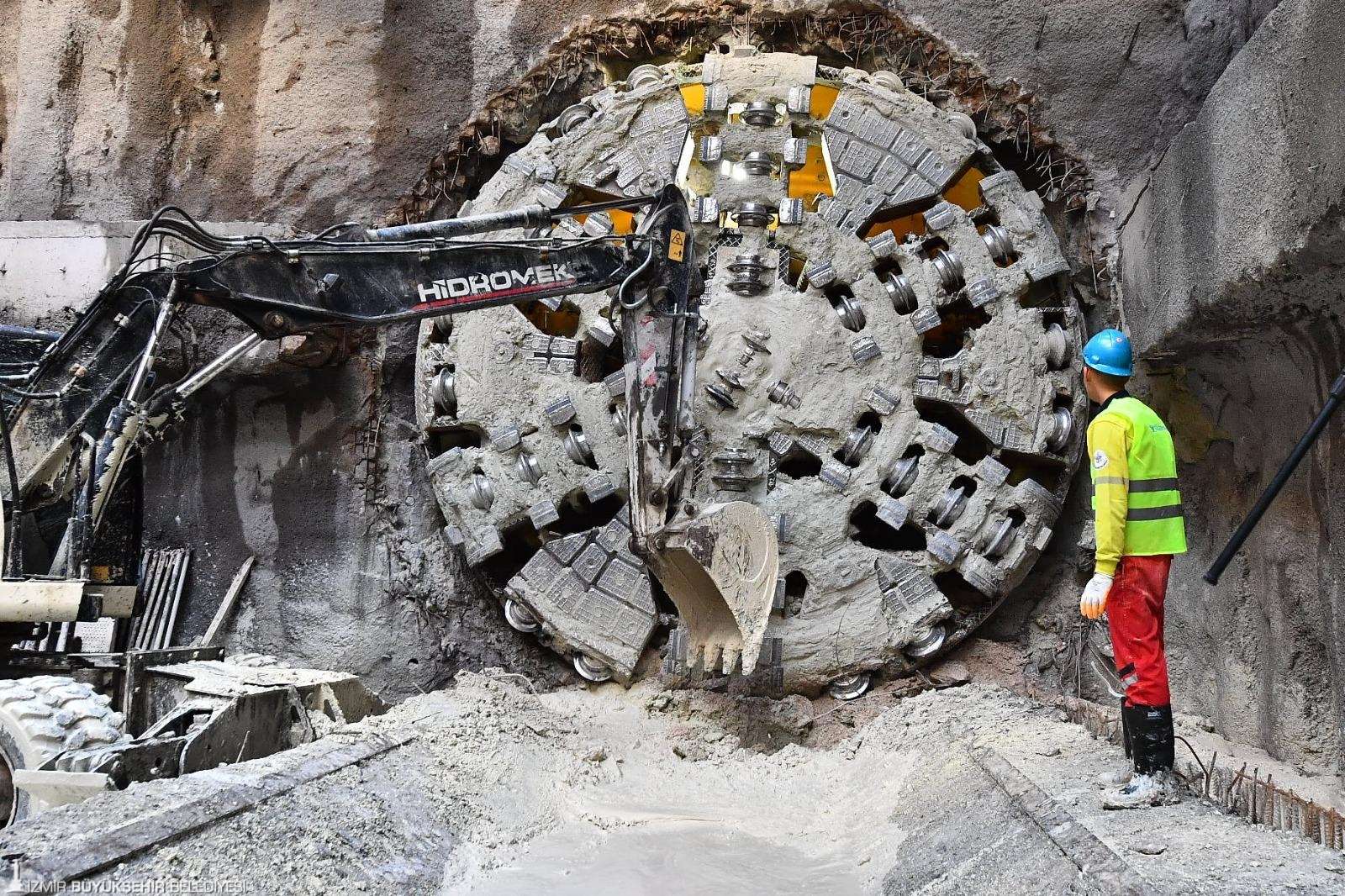 Buca Metrosu’nda Tünel kazılarında yüzde 50’ye yaklaşıldı: Hasanağa Bahçesi İstasyonu’nda ışık görüldü