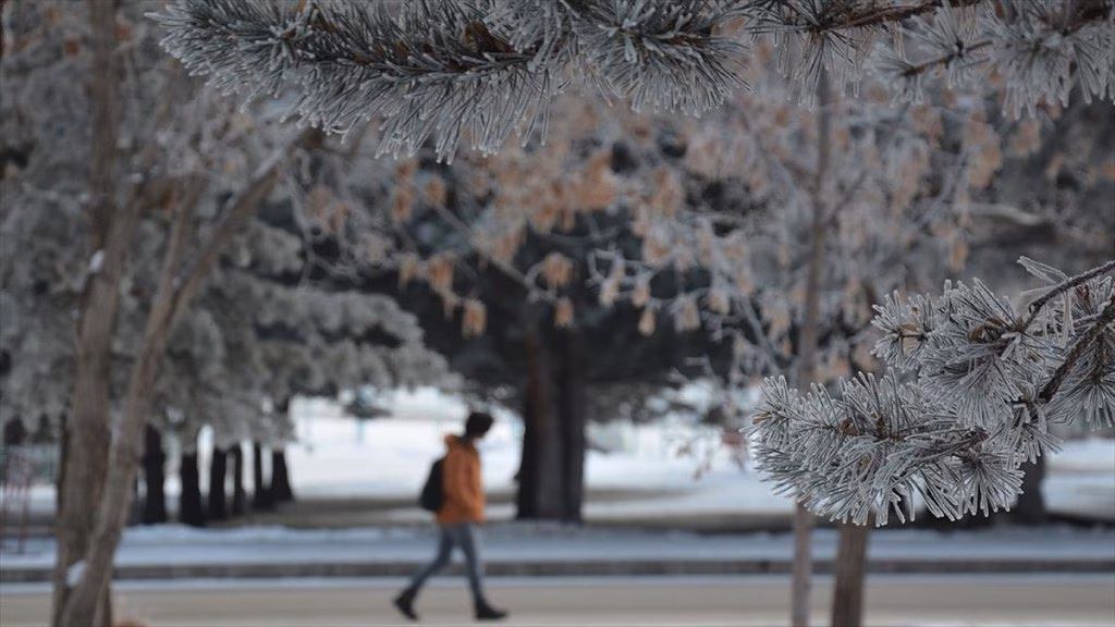 Ankara Valiliği’nden vatandaşlara kuvvetli rüzgar ve fırtına uyarısı