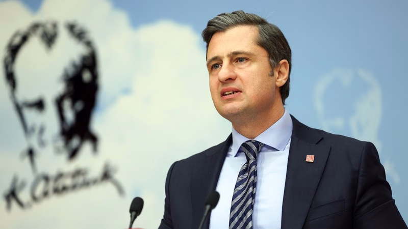 Deniz Yücel’den İmamoğlu açıklaması: “Demokrasiye sahip çıkmak için sandığa gelin”