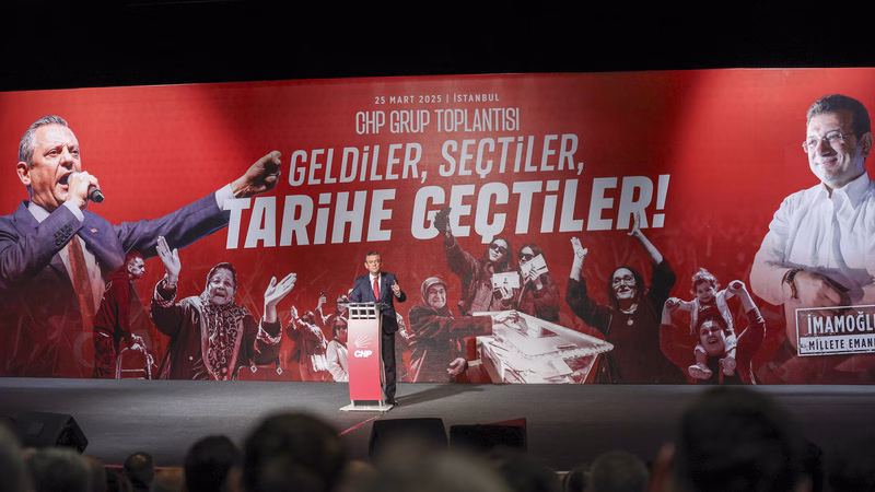 CHP lideri Özel’den sert eleştiriler: “İktidar darbeyi zihinlerde meşrulaştırmaya çalışıyor”