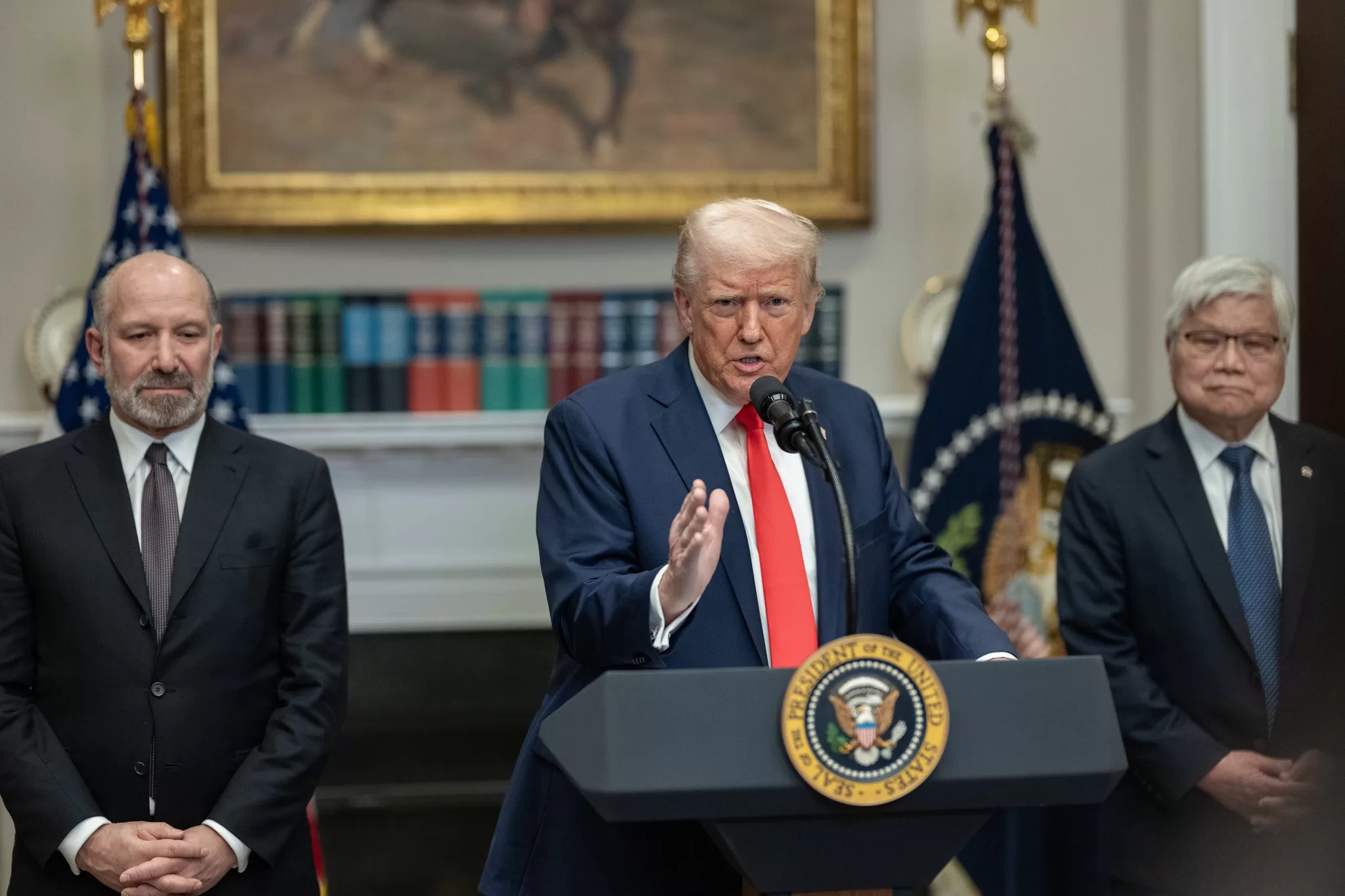 Trump’tan Yemen’e ilk askeri talimat: ABD savaş uçakları Sana’yı vurdu