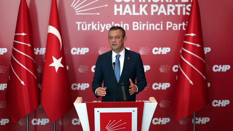 Özgür Özel, Suriye’de yaşanan gelişmelerle ilgili 15 kişilik heyet görevlendirdi