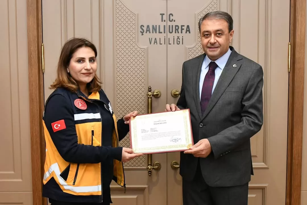 Şanlıurfa Valiliği’nden Acil Tıp Teknisyeni Zehra Tankuş’a tebrik