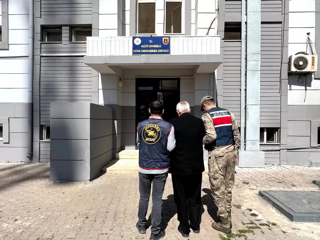 Şanlıurfa’da Jandarma aranan iki hükümlüyü yakaladı
