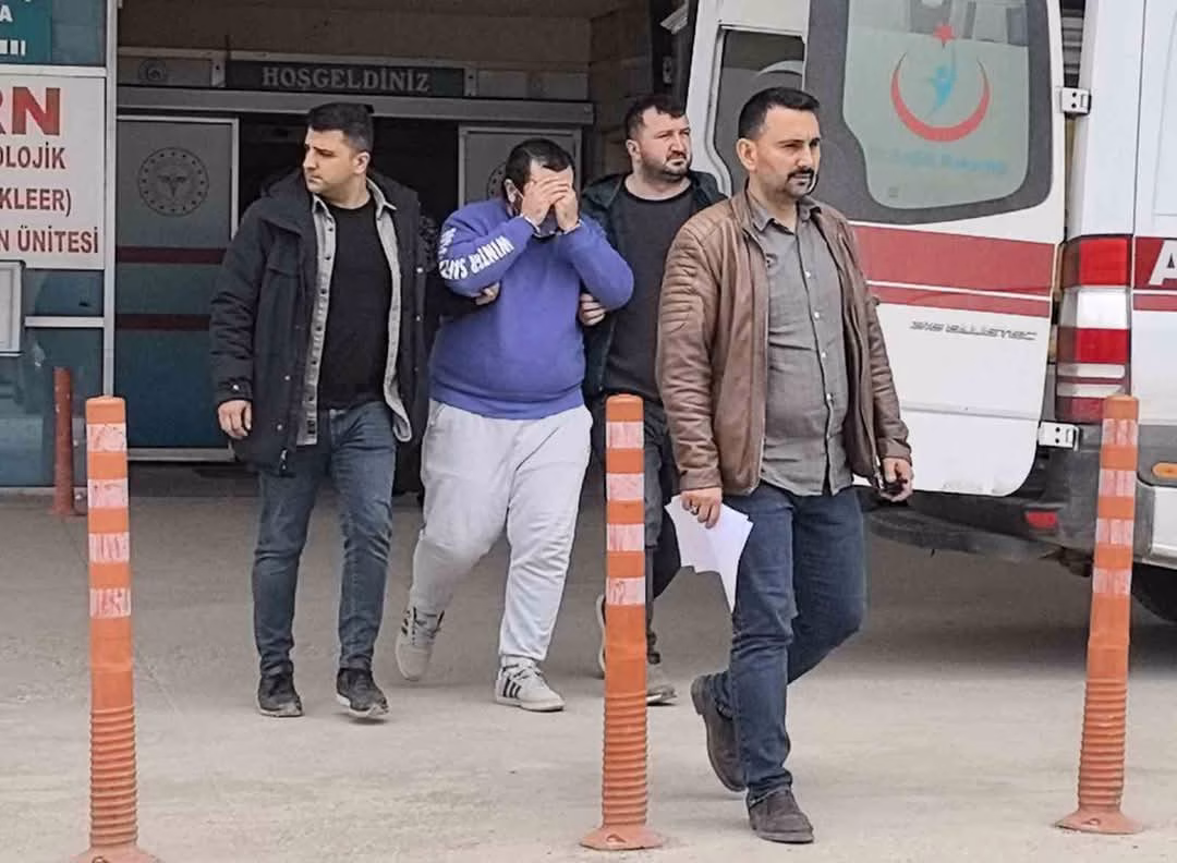 Bursa’da yurt dışı vaadiyle dolandırıcılık yapan şüpheli saklandığı evde yakalandı