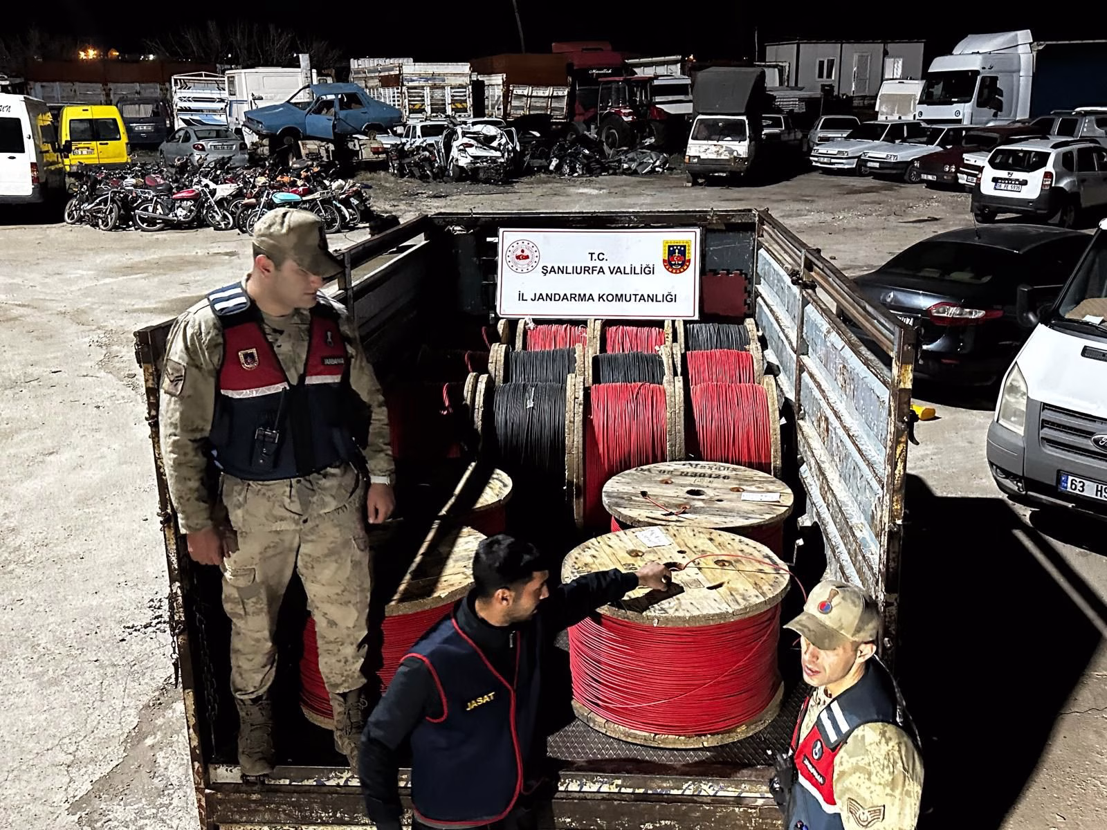 Şanlıurfa’da çalınan milyonluk kablolar bulundu, Zanlılar tutuklandı