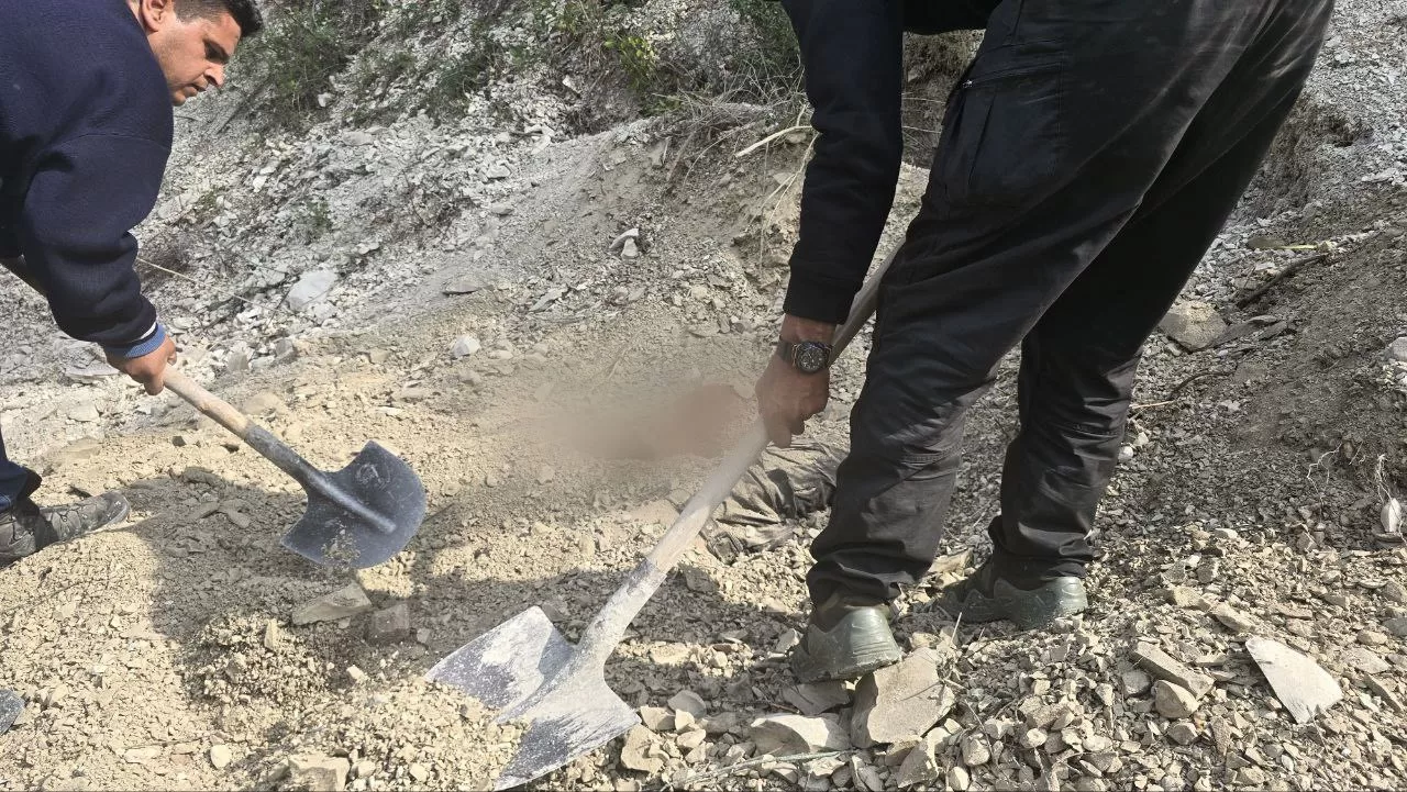 Lazkiye’de Kardaha yakınlarında toplu mezar bulundu