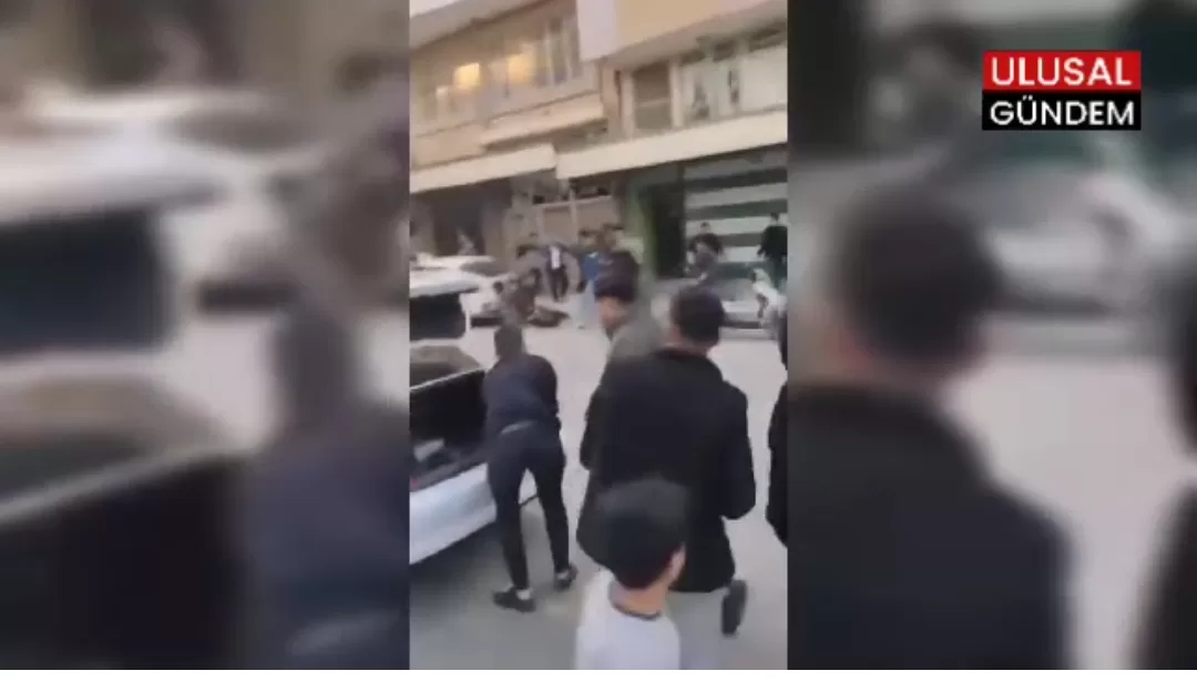 Şanlıurfa’da iki grup arasında sopalı kavga kamerada