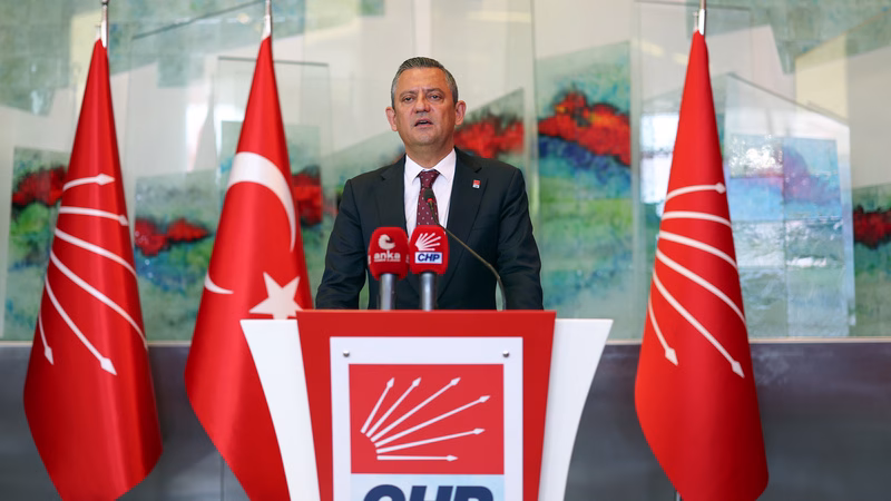CHP Lideri Özel’den İmamoğlu’nun gözaltına alınmasına sert tepki: “Türkiye bir darbe girişimiyle karşı karşıya”