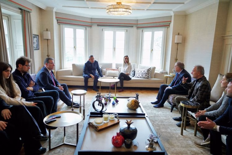 CHP Lideri Özel’den İmamoğlu’nun ailesine ziyaret