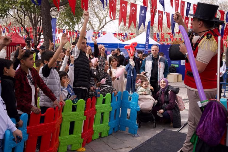 İBB’den Bayram coşkusu: “Özgürlük ve Demokrasi Şenliği” başladı
