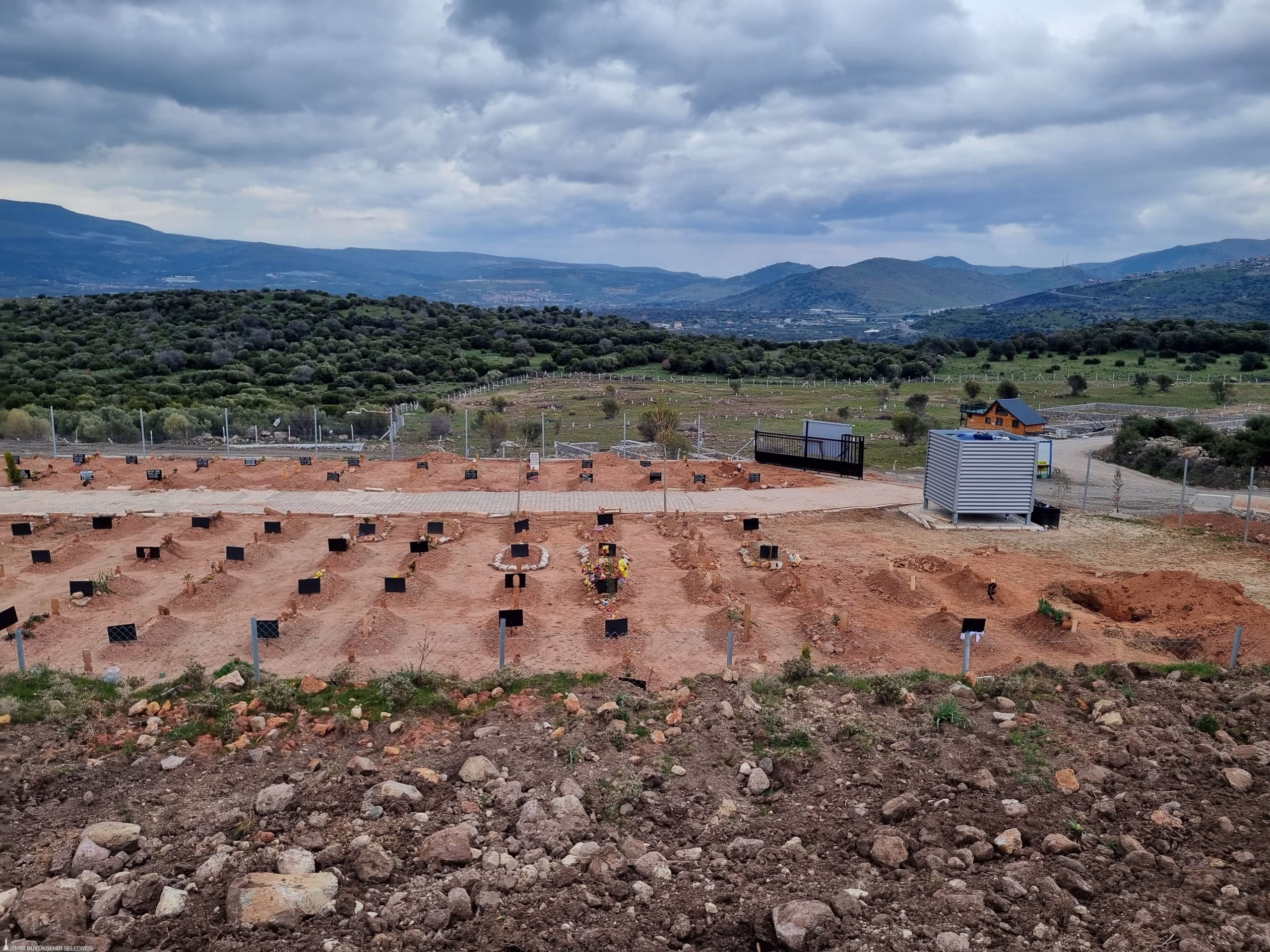 İzmir’de 5 ilçeye 26 bin 400 kişilik yeni mezarlık alanı