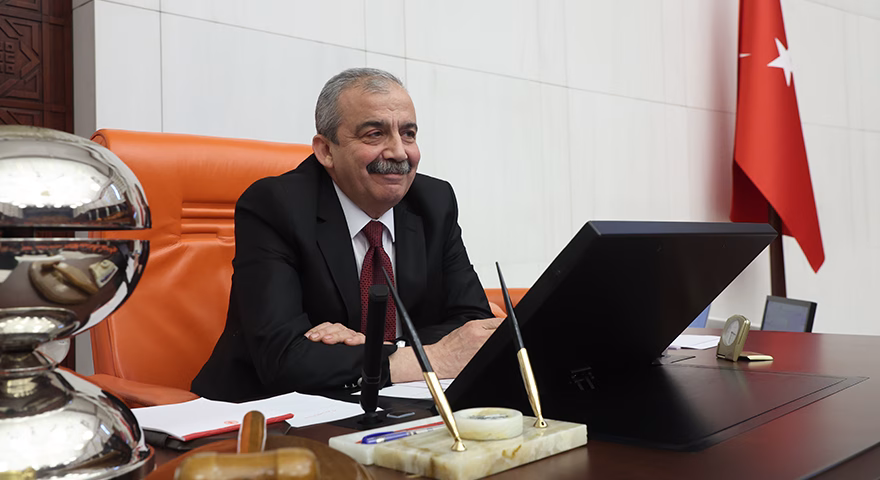 DEM Parti Milletvekili Sırrı Süreyya Önder kalp krizi geçirdi