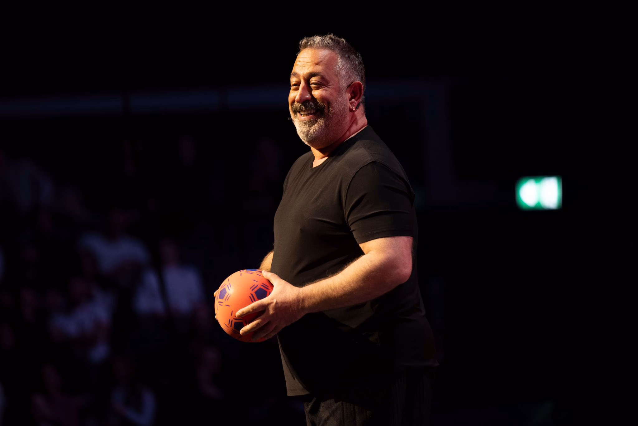 Cem Yılmaz’dan Aybüke Pusat’ın diziden çıkarılmasına TRT’ye tepki