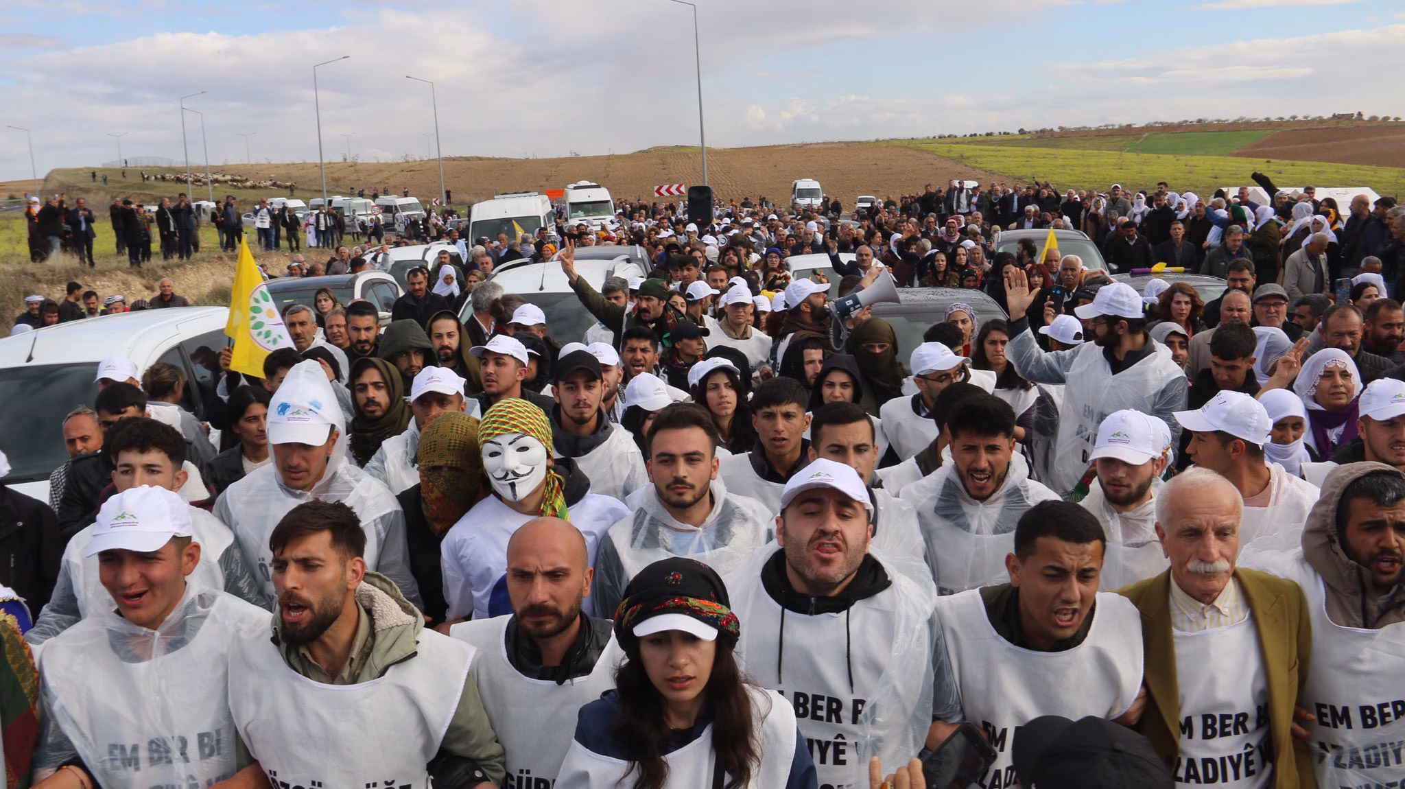 DEM Parti gençlik meclisi’nin Öcalan için başlattığı yürüyüş halfeti’ye ulaştı