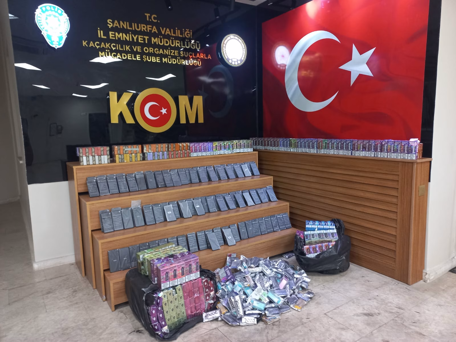 Şanlıurfa’da kaçakçılık operasyonları: Çok sayıda elektronik ürün ele geçirildi, 2 tutuklama