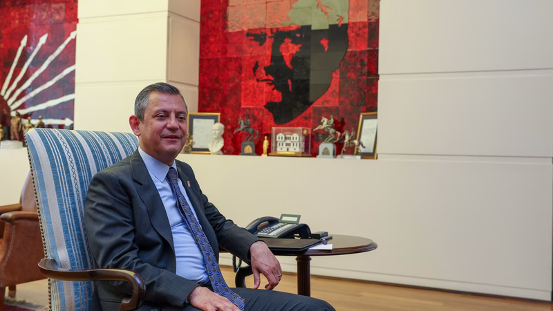 Özgür Özel: “Türkiye’yi seçimden korkan bir cunta yönetiyor, Türkiye bir avuç cuntacıdan büyüktür”