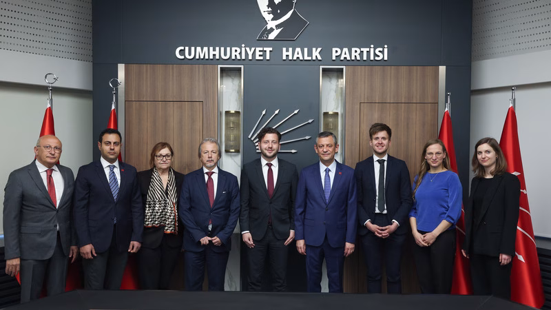 Özgür Özel, Almanya Yeşiller Partisi Eş Başkanı Felix Banaszak ile görüştü