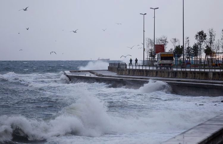 ISTANBUL DA SOGUK VE YAGISLI HAVA ETKILI OLACAK 1 60fe135dcb