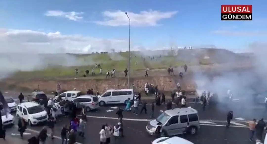 Halfeti’de gerginlik: Öcalan’ın doğum günü için yürüyen gruba polis müdahalesi