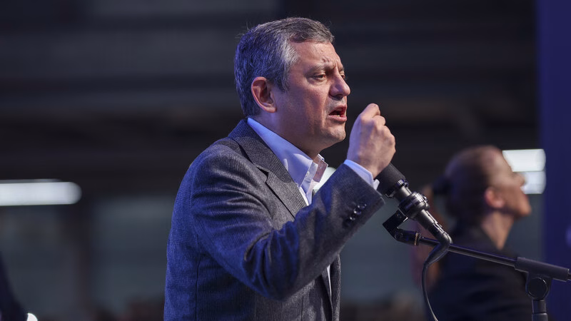 Özgür Özel’den Bahçeli’ye ‘Cunta’ yanıtı: “Sayın Bahçeli, Cumhur’la ittifak olun, cuntacılarla değil”