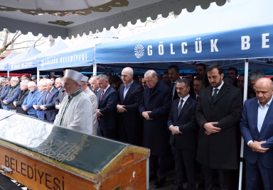 Cumhurbaşkanı Erdoğan, AK Parti Kocaeli İl İstişare Kurulu Üyesi Abiş‘in cenaze törenine katıldı