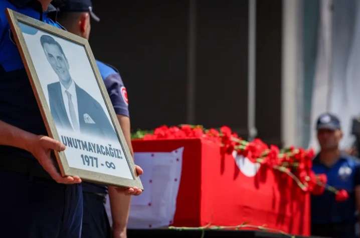 Manisa, Başkanına veda etti