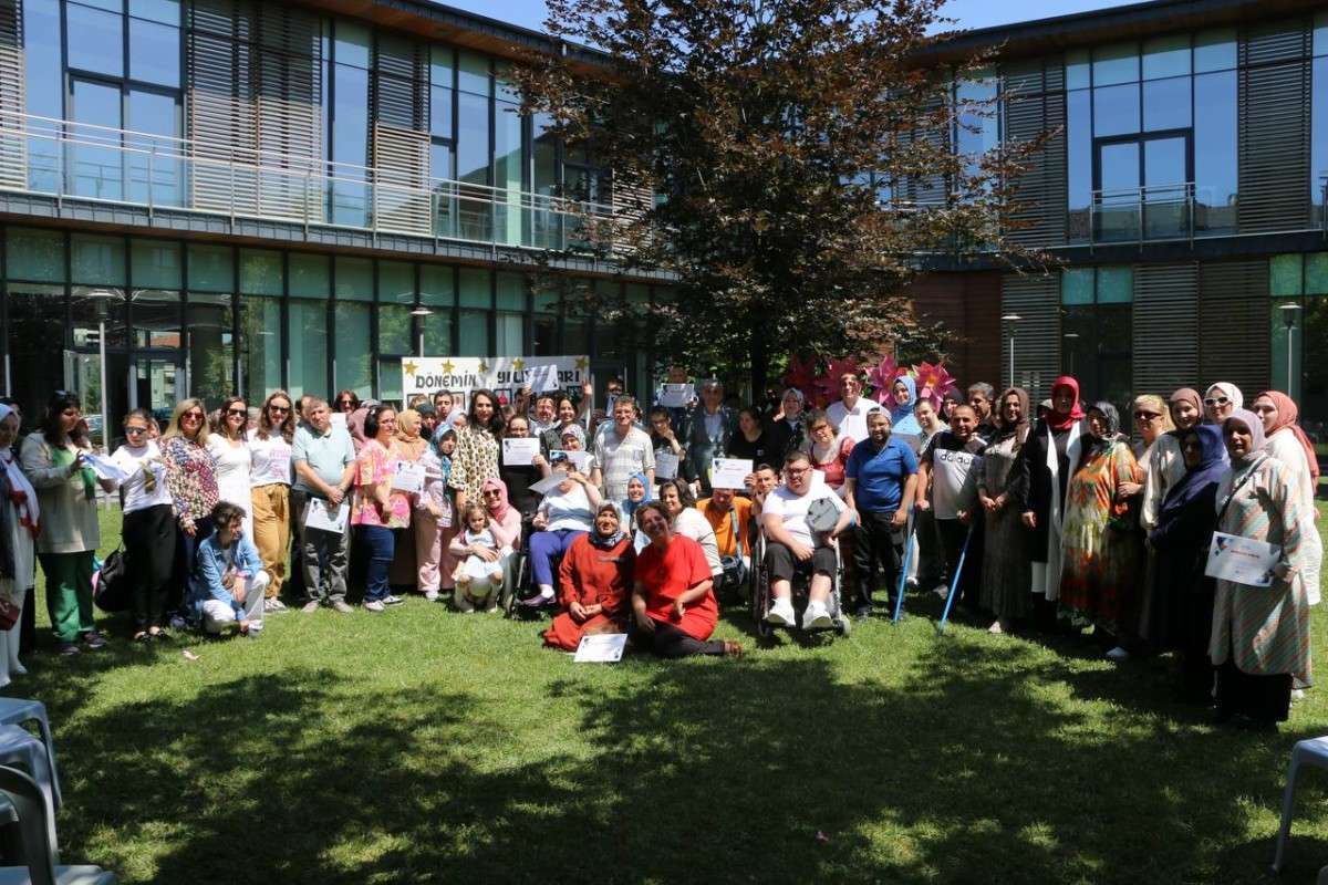 Engelsiz hobi atölyelerinde SGM öğrencilerinin karnesi coşkusu