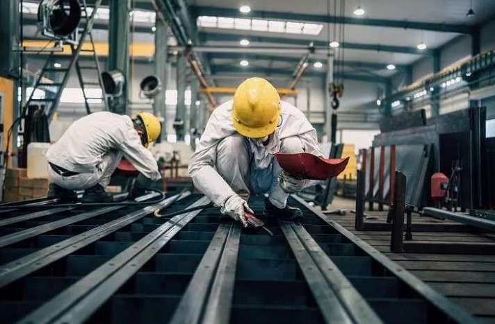 Ücretli çalışan sayısı yüzde 2,4 arttı: istihdamdaki yükseliş sürüyor