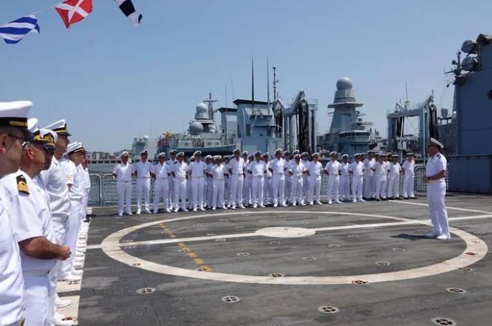 Türk Donanması Taranto Limanı’nda