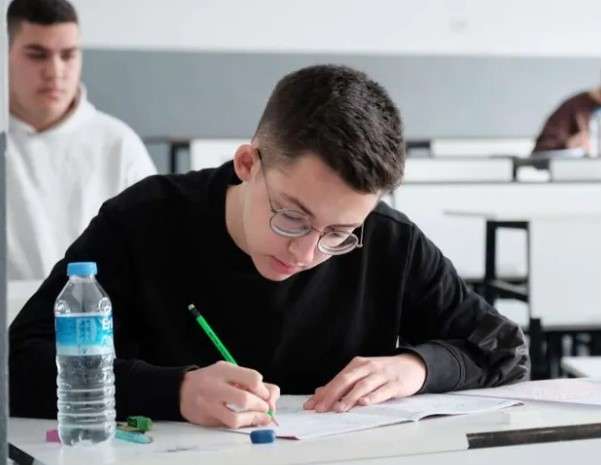 LGS merkezi sınavı başladı