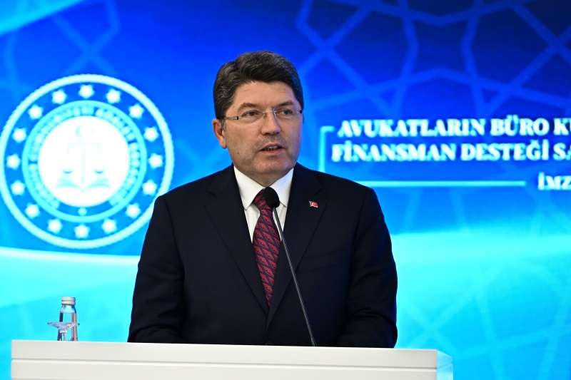 Genç avukatlara büro kurulumunda destek: 5 milyar liralık kredi paketi hayata geçiyor