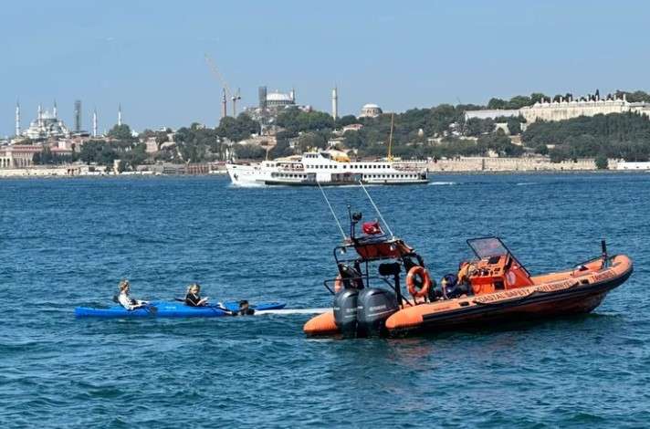 Harem sahilinde kano kazası: İki kişi kurtarıldı