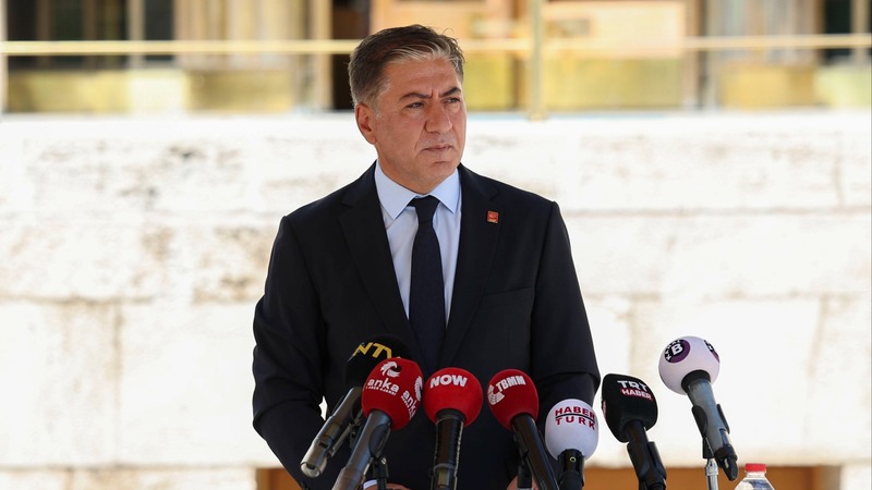 CHP’li Murat Emir’den Erdoğan’a yanıt: “Karnından konuşmasın, Gizli gündemini açıklasın”