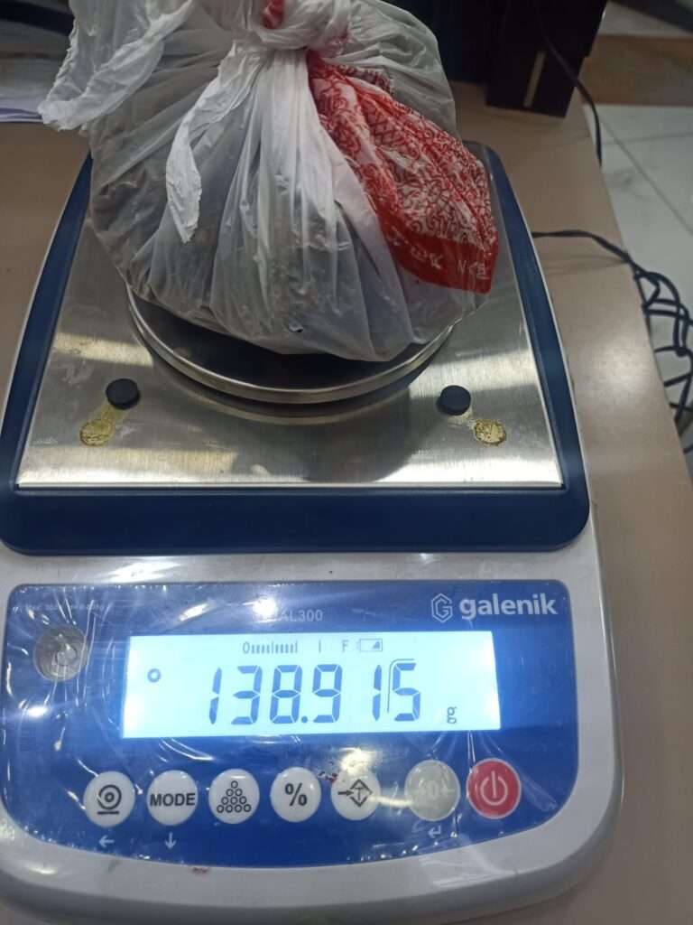 1000081528