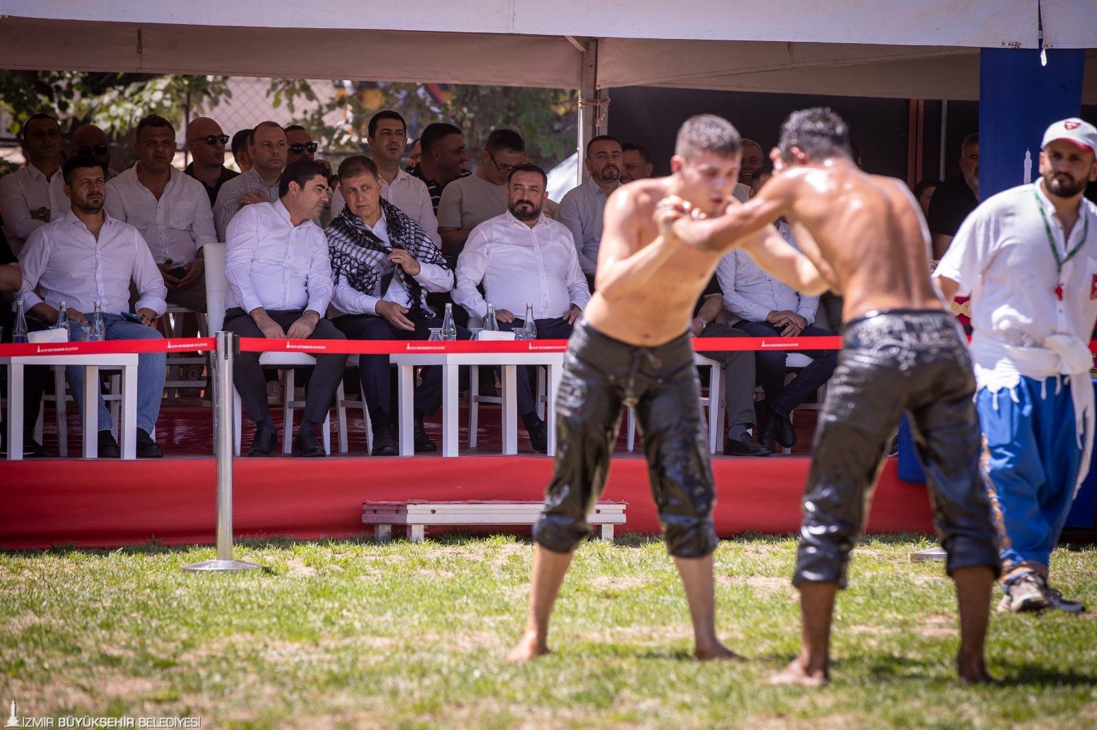 Başkan Tugay’dan ata sporuna müjde: İzmir Büyükşehir Belediyesi yağlı güreş branşı kuruyor