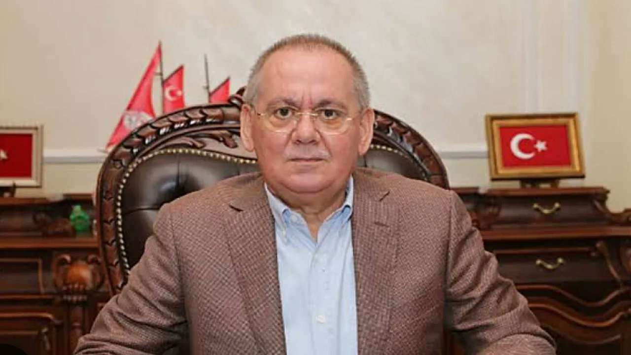 Eski Bakan ve Samsun Büyükşehir Belediye Başkanı Mustafa Demir vefat etti