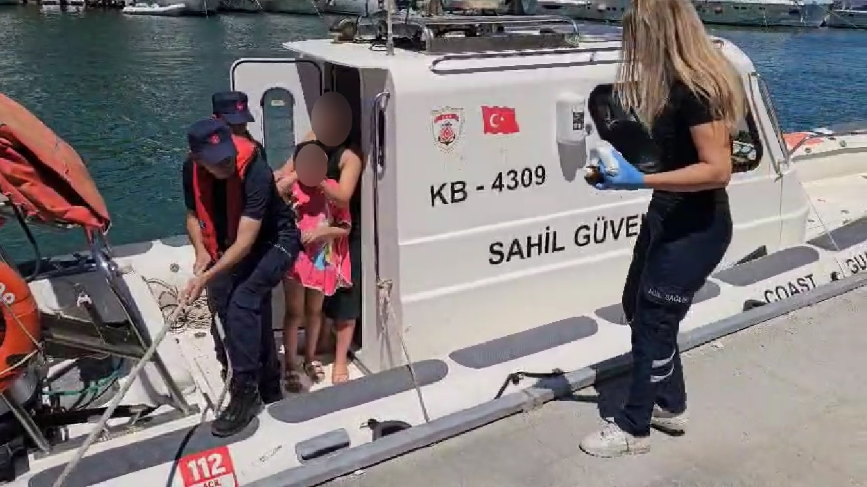 İzmir açıklarında gezi teknesinde yaralanan çocuk için Medikal Tahliye operasyonu