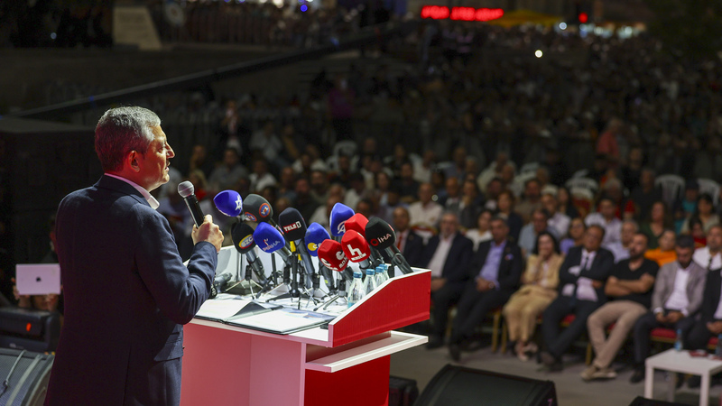 Özgür Özel’den Hacı Bektaş’ta tarihi mesajlar: “Karadutun gölgesinde durmaya söz veriyorum”