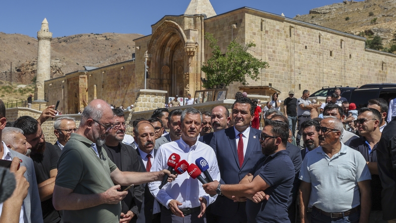 CHP Lideri Özgür Özel’den acil çağrı: “Filistin için TBMM’yi olağanüstü toplantıya çağırıyoruz”